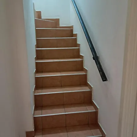 Guest House *