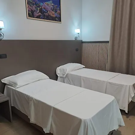 Modena Hotel ホテル モデナ