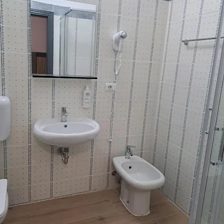 Modena Hotel モデナ
