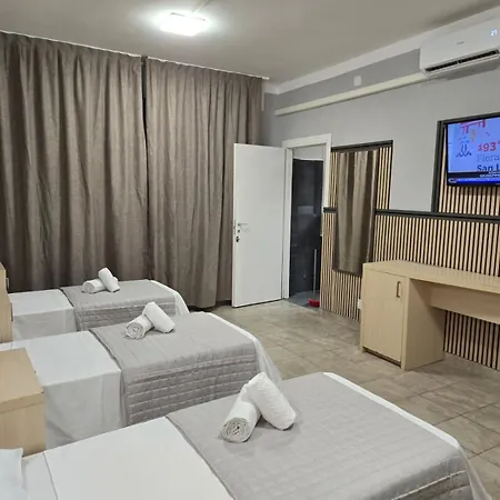 ホテル Modena Hotel 3*